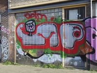 851461 Afbeelding van graffiti, met de gestileerde letters 'IMP', op de zijgevel van het pand Vondellaan 55 te Utrecht, ...